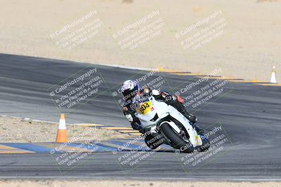 media/Jan-12-2025-CVMA (Sun) [[be1d2b16e3]]/Race 3-Amateur Supersport Middleweight/